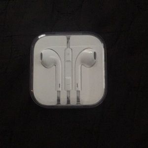 LAST CALL - NIP Apple earpod earbuds headphones